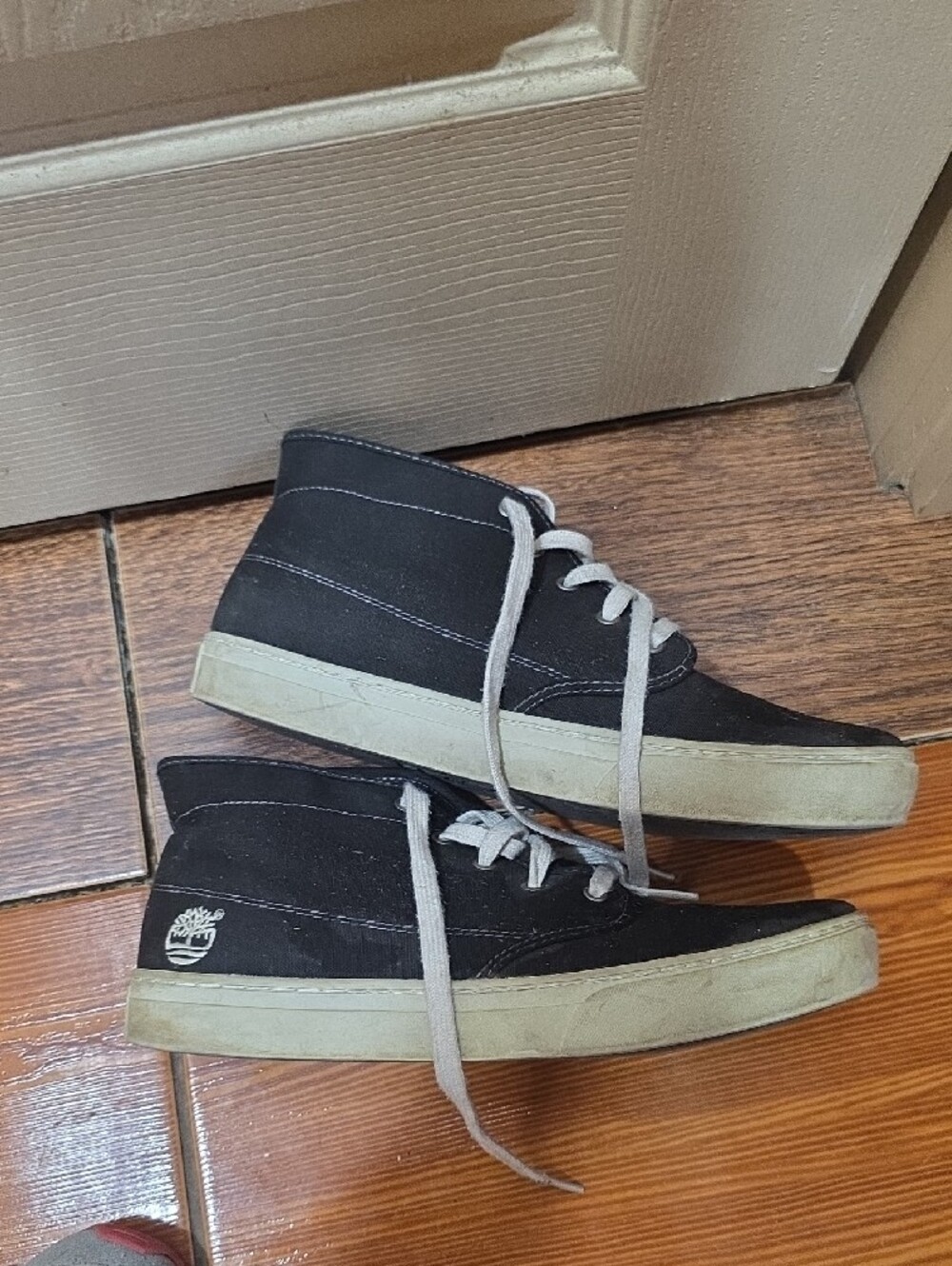 Timberland Classic Black Canvas High-Top Sneakers with White Laces - Picture 3 of 3